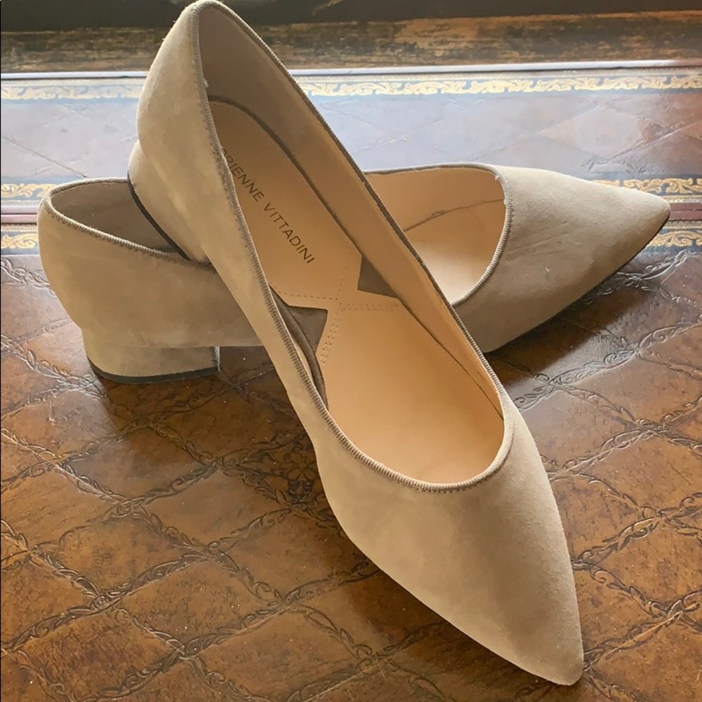 Cute flats in tan suede